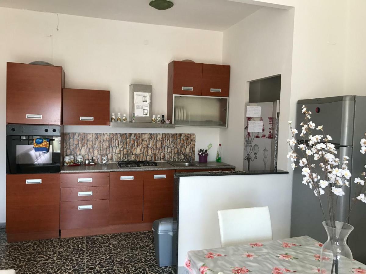 B&B Cagliari Ariosto กาญารี ภายนอก รูปภาพ