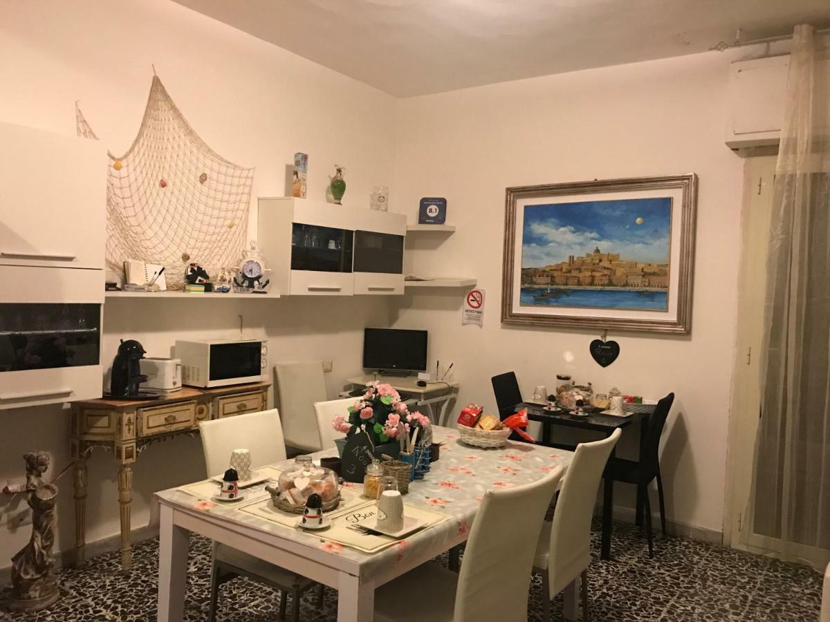 B&B Cagliari Ariosto กาญารี ภายนอก รูปภาพ