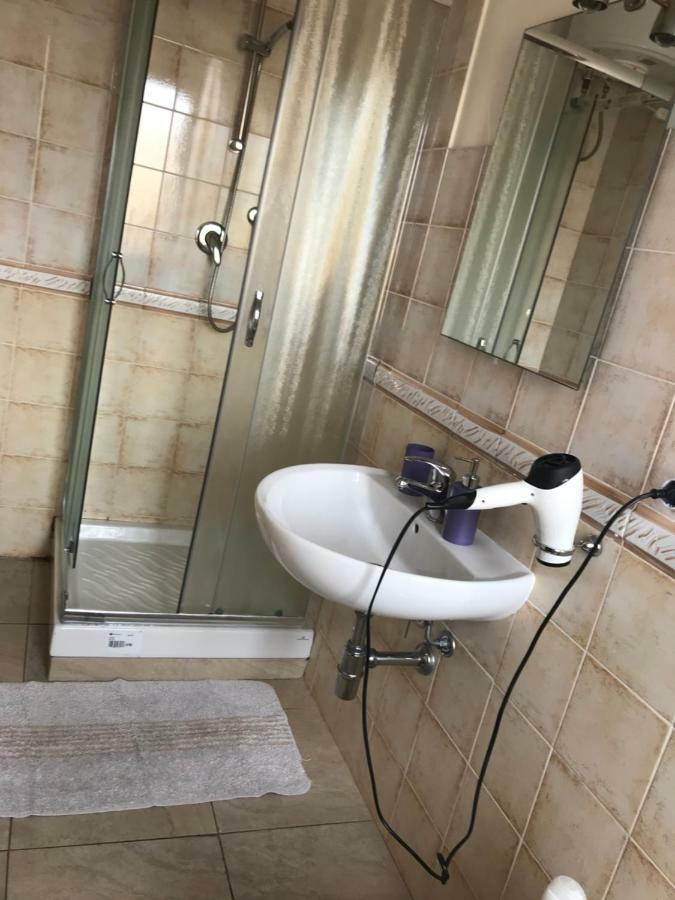 B&B Cagliari Ariosto กาญารี ภายนอก รูปภาพ