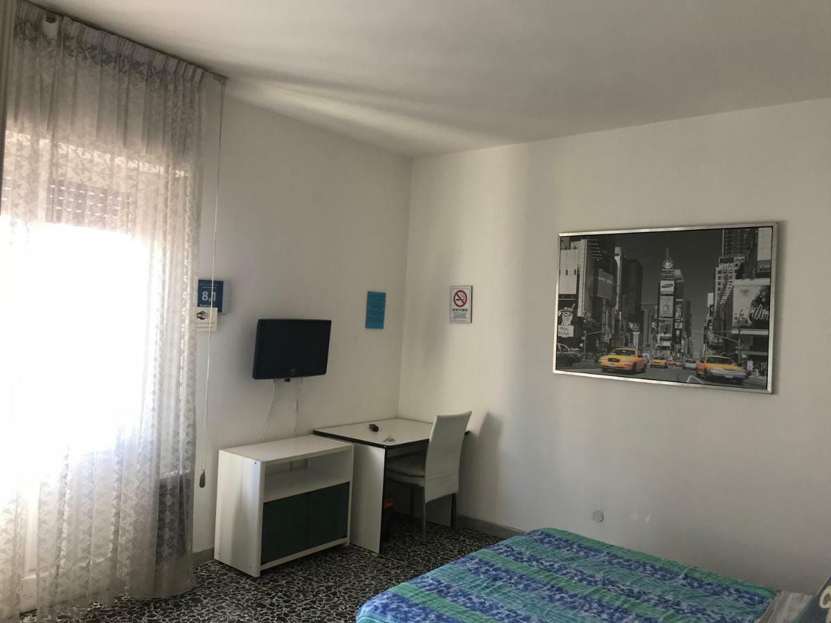 B&B Cagliari Ariosto กาญารี ภายนอก รูปภาพ