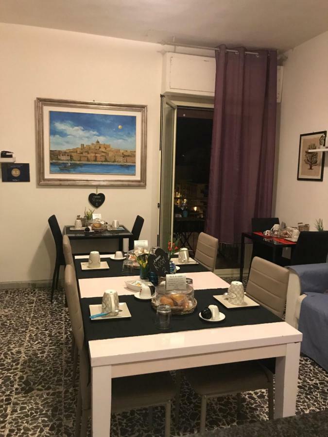 B&B Cagliari Ariosto กาญารี ภายนอก รูปภาพ
